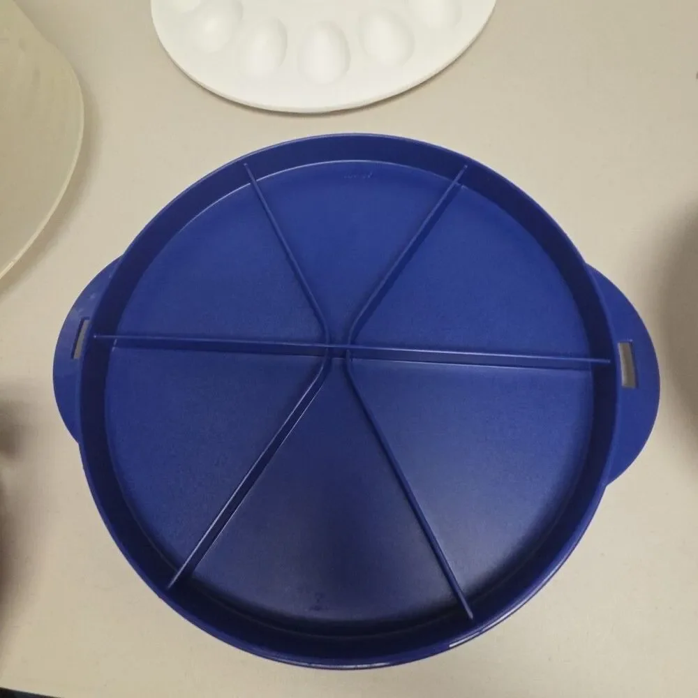 VTG Tupperware Blue Round Cake Taker Carrier, 12